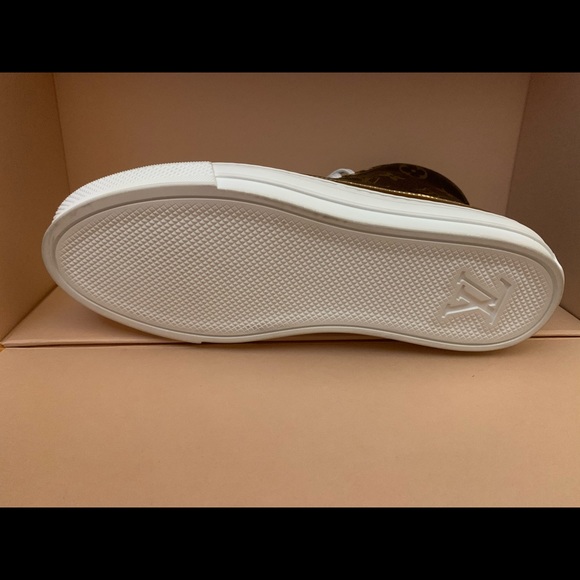 Louis Vuitton Stellar Sneaker - Picture 5 of 5